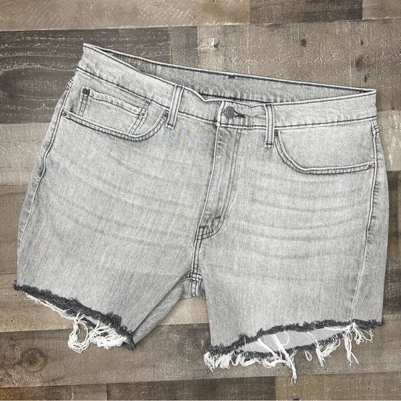514 Levi’s Cut Off Jean Short Size 36 - Picture 1 of 12